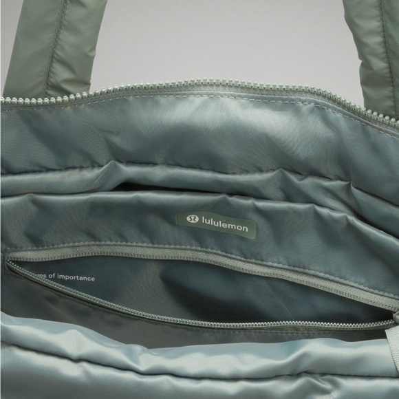 [lululemon] Quilted Grid Tote Bag 12L - Picture 3 of 7